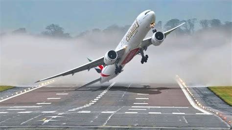777 takeoff speed|airplanes takeoff and landing speed.